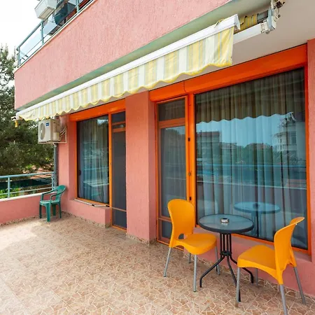 Family Jemelly Отель Обзор