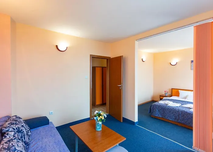 Family Jemelly Отель Обзор